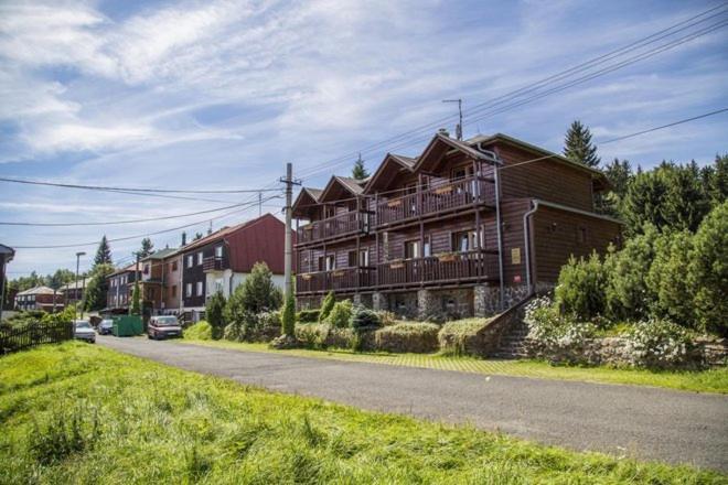 Bergzentrum Pam Яхимов Экстерьер фото